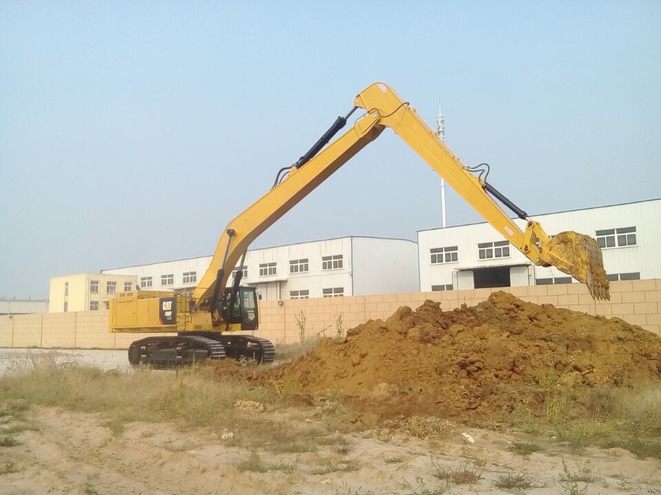 CAT390 20m long reach boom